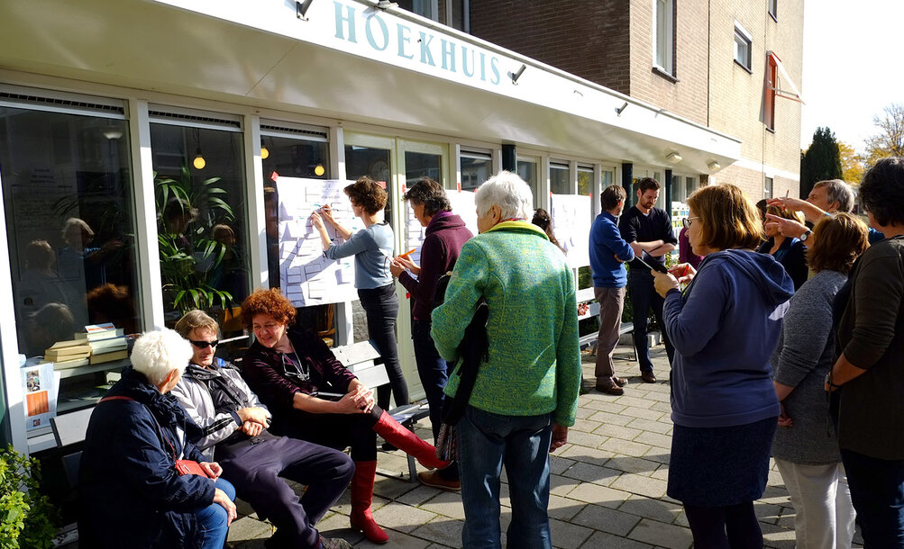 Team Amsteldorp en Wetbuurt verzamelt kennis over de buurt en haar bewoners.