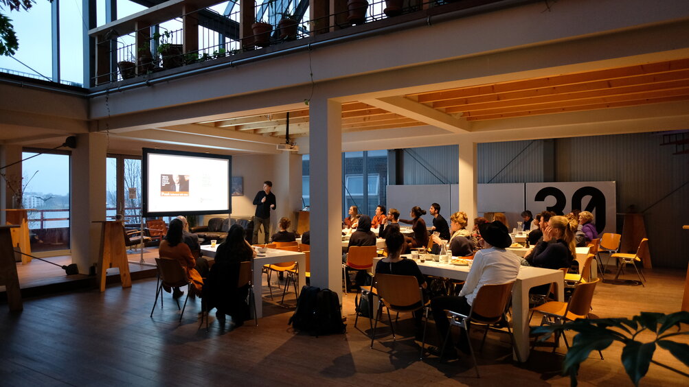 Discussiëren over kansengelijkheid in het onderwijs in Spring House